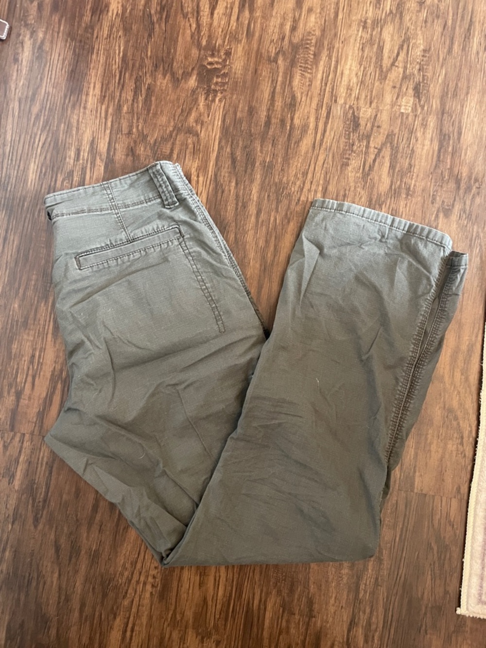 Men's Grey Cargo Pants - Wrangler Relaxed Fit - Picture 5 of 6